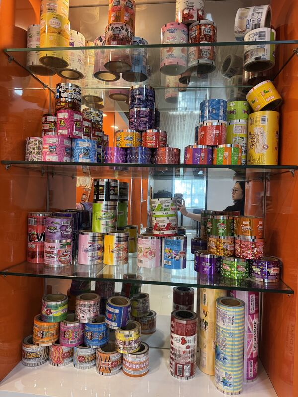 Customised Multi-Layer Flexible Packaging Film Rolls with PET/BOPP/CPP Materials and Gravure Printing for Aroma & Moisture Barrier